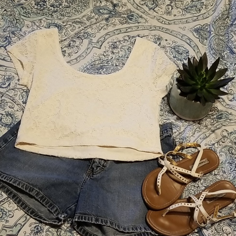 2/$15 NWOT Lace Crop Top *HOST PICK*